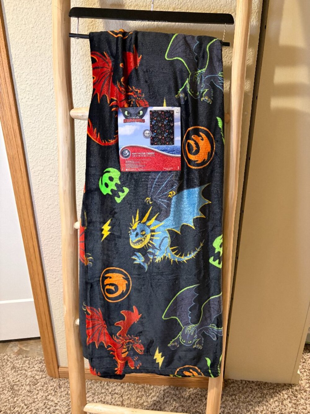 DreamWorks How to Train Your Dragon Toothless Plush Throw Blanket 50x70 NWT